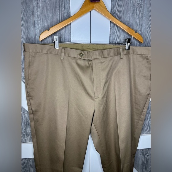 127. Jos A Bank Traveler Performance Traditional Fit Pleated Chinos 44wx30L - Picture 3 of 6